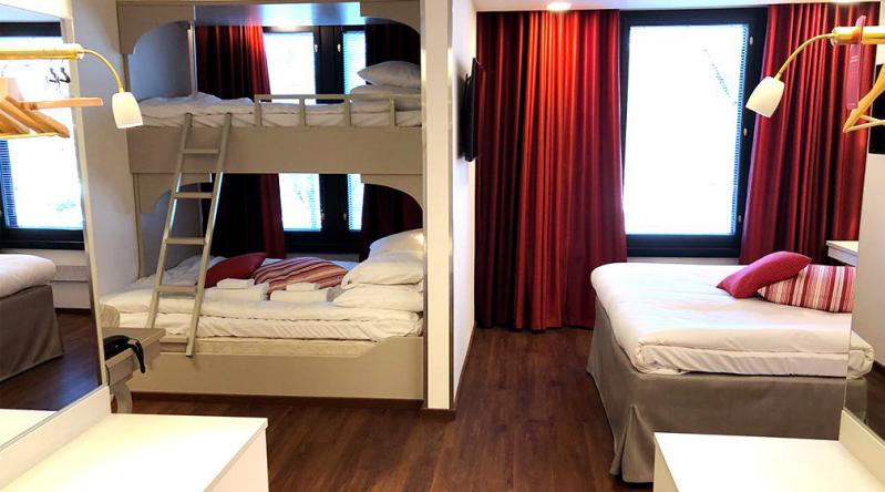 Family room with double, single and 2 bunks (sleeps 5), 2 x bathrooms