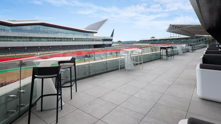 The spectacular rooftop bar with views of the wing and main straight